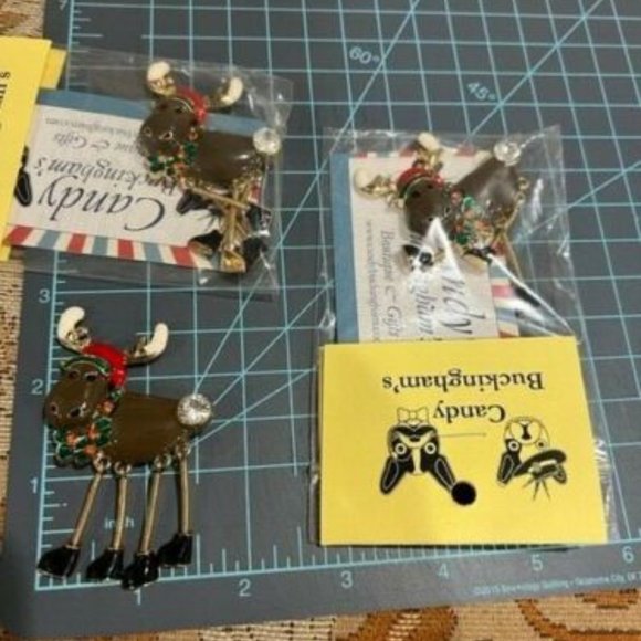CUTE CHRISTMAS MOOSE & SPRINGY LEGS NEW MRP $14 Brooch pin - Picture 3 of 3